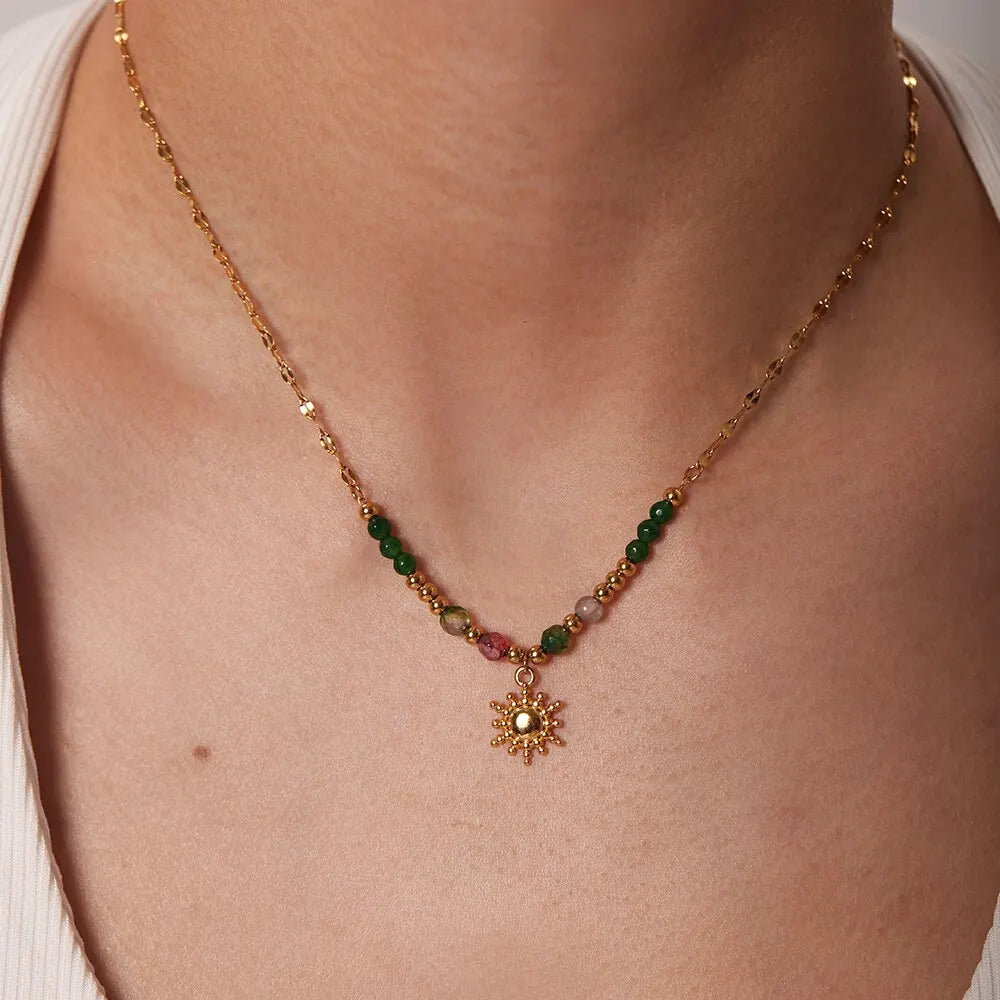 Sonnenamulett-Halsband mit natürlichem Aventurinstein, plattiert mit 18 Karat Gold