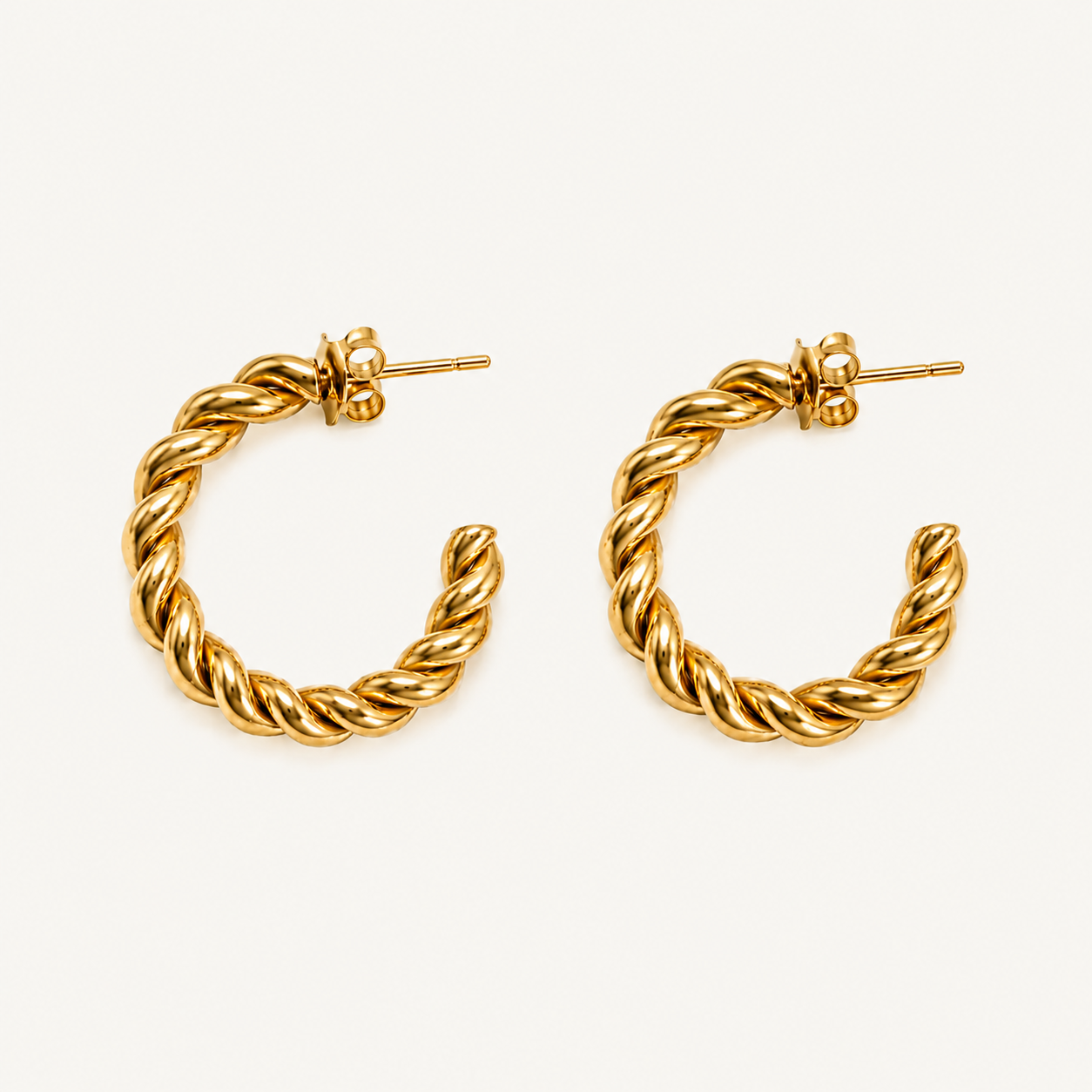 Pendientes Nara bañado en oro 18k