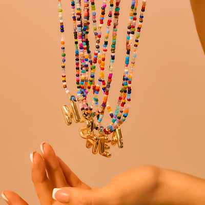 Colgante Inicial multicolor | Baño de Oro 18K y Personalizado Hecho a Mano