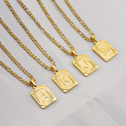 Colgante Rectangular con Inicial Personalizado | Acero Inoxidable con Baño de Oro 18K