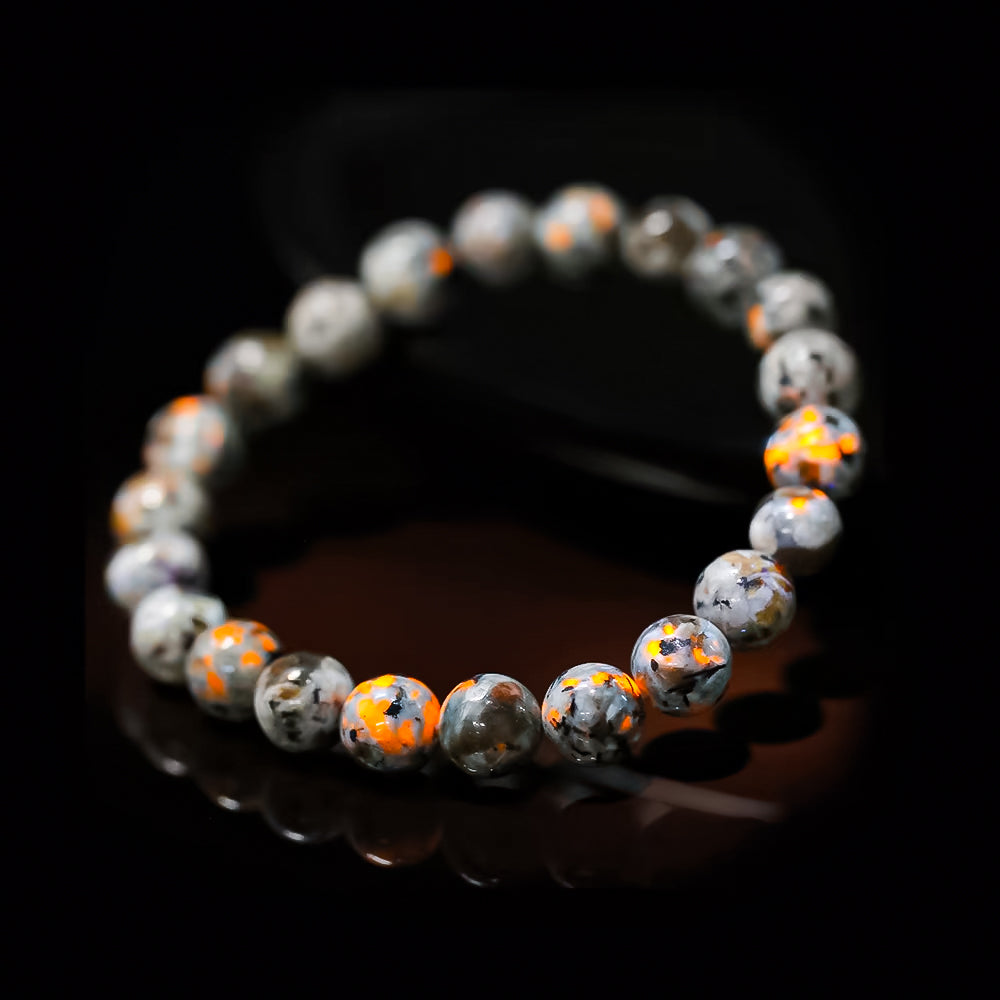 Pulsera Yooperlite | Fluorescencia natural, destaca en tu camino.