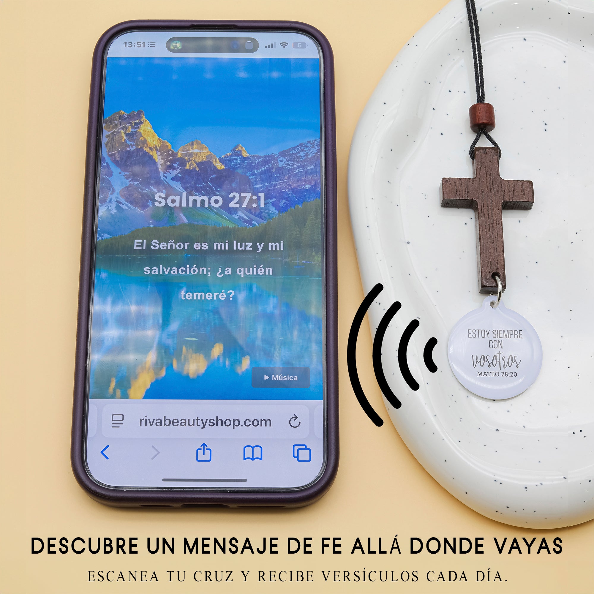 Cruz de Madera para coche con dispositivo NFC