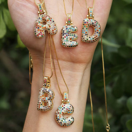 Colgante Inicial Bubble Multicolor | Baño de Oro 18K y Circonitas Arcoíris