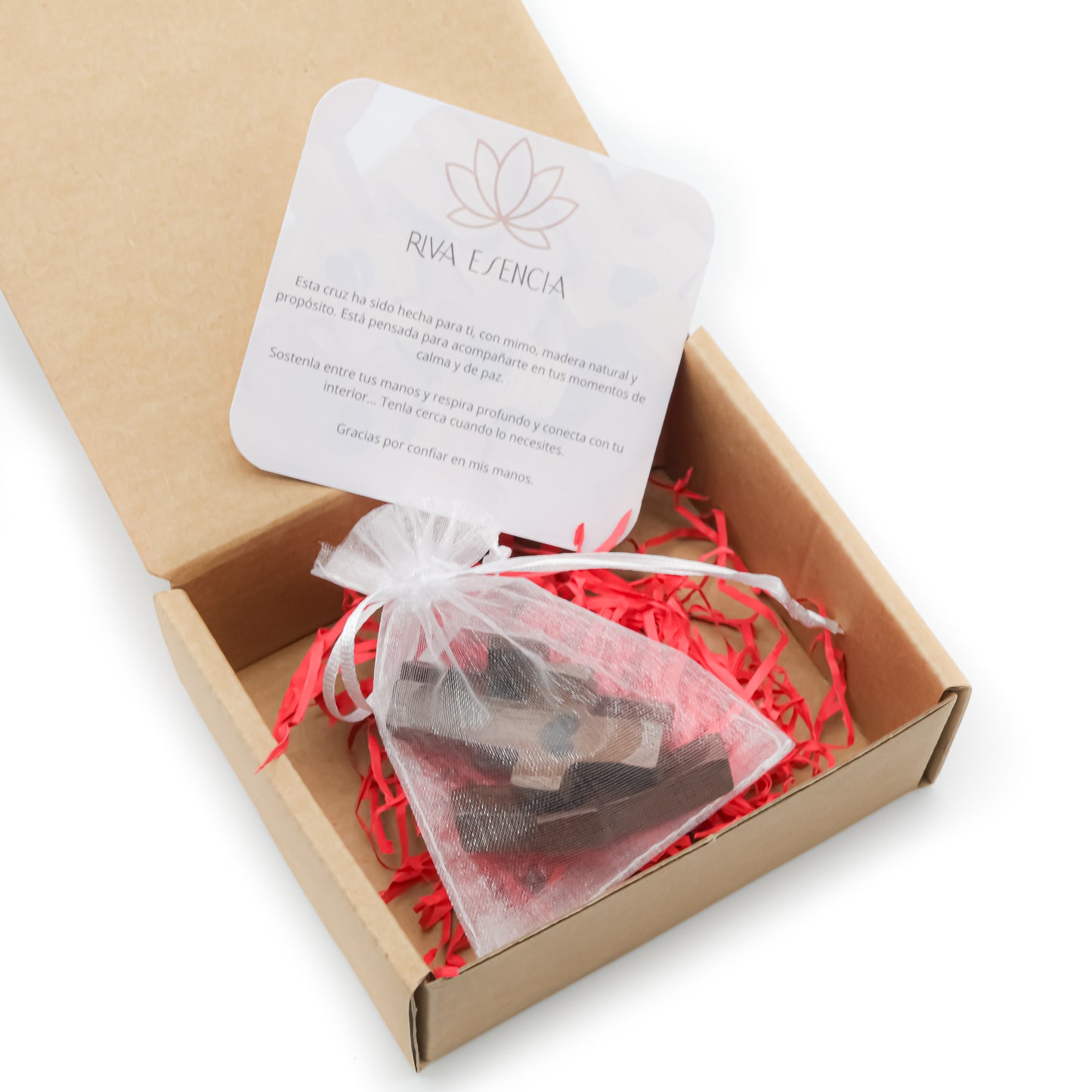 Cruz de Madera con Corazón | Un Símbolo de Fe para Llevar Contigo | Amor y Protección en tu Mano