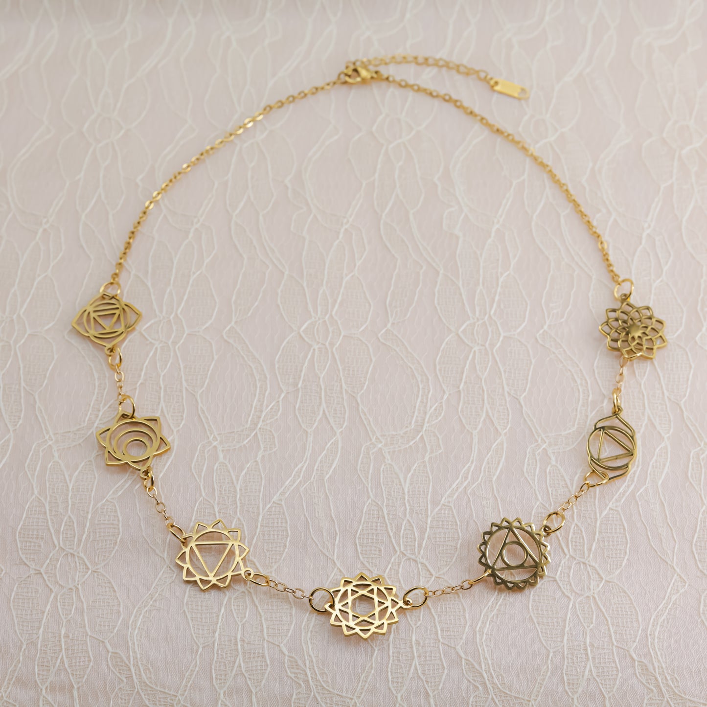 Colgante Chakras | Acero Inoxidable con baño oro 18K o plata  |  Equilibrio y Energía Interior