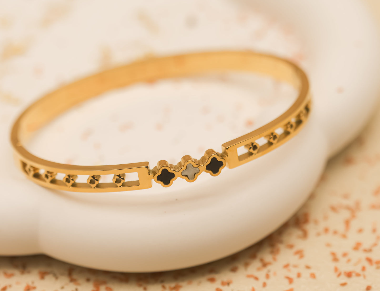 Pulsera con Tréboles Negros y Blancos | Pulsera  Acero Inoxidable 18k