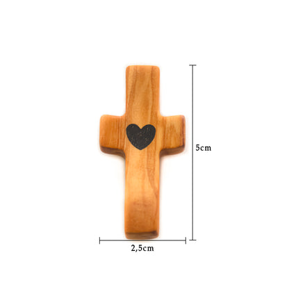 Cruz de Madera con Corazón | Un Detalle de Amor y Belleza