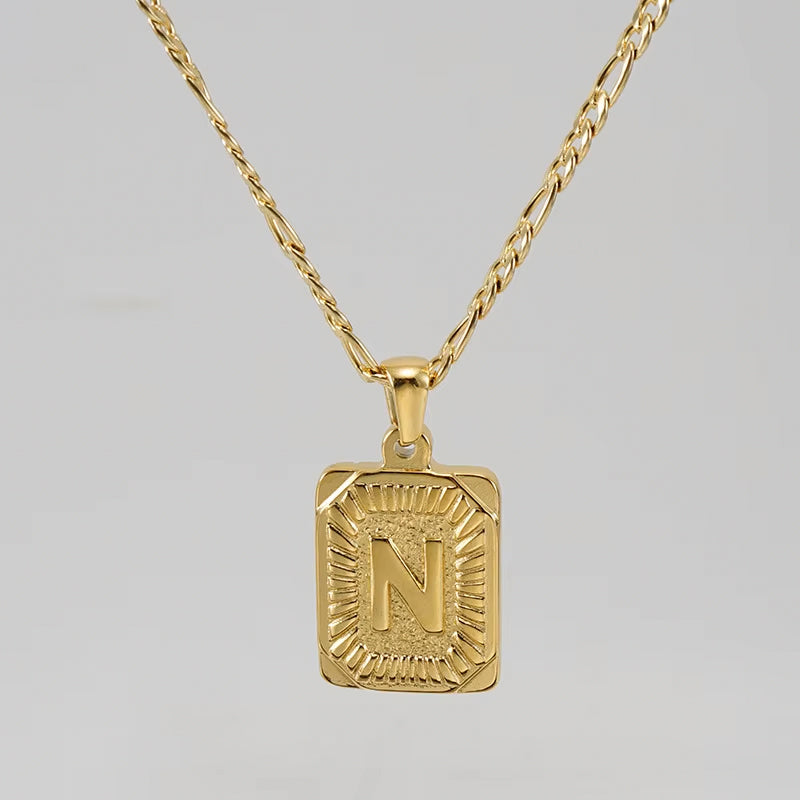 Colgante Rectangular con Inicial Personalizado | Acero Inoxidable con Baño de Oro 18K