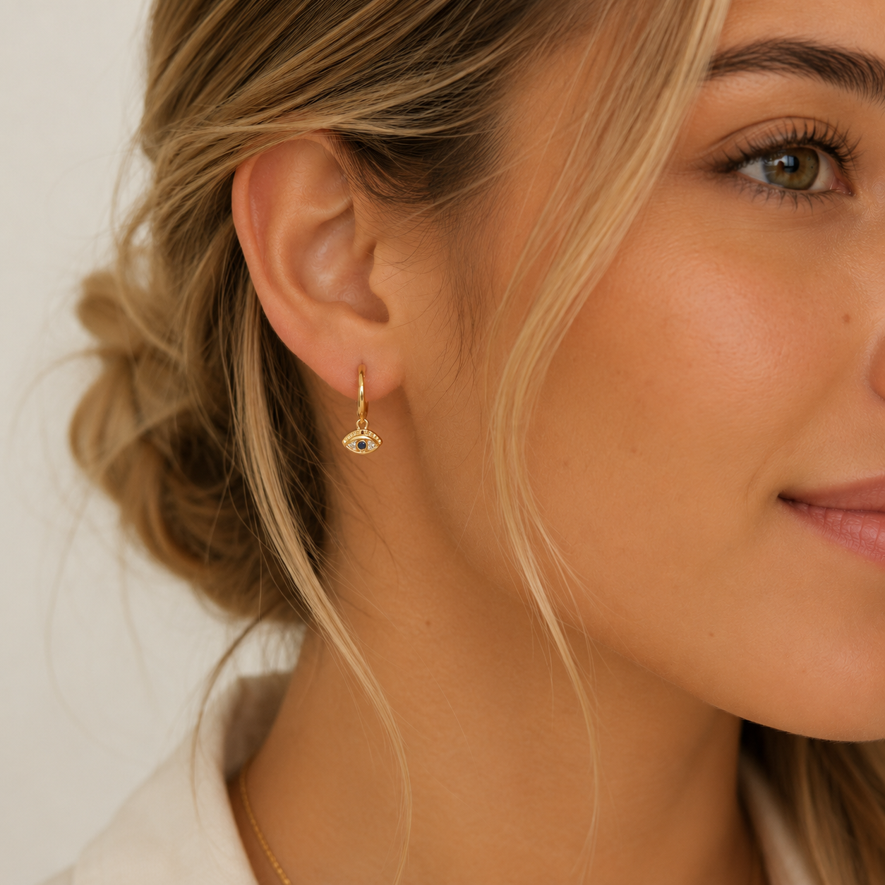 Pendientes Nazar bañados en oro 18k