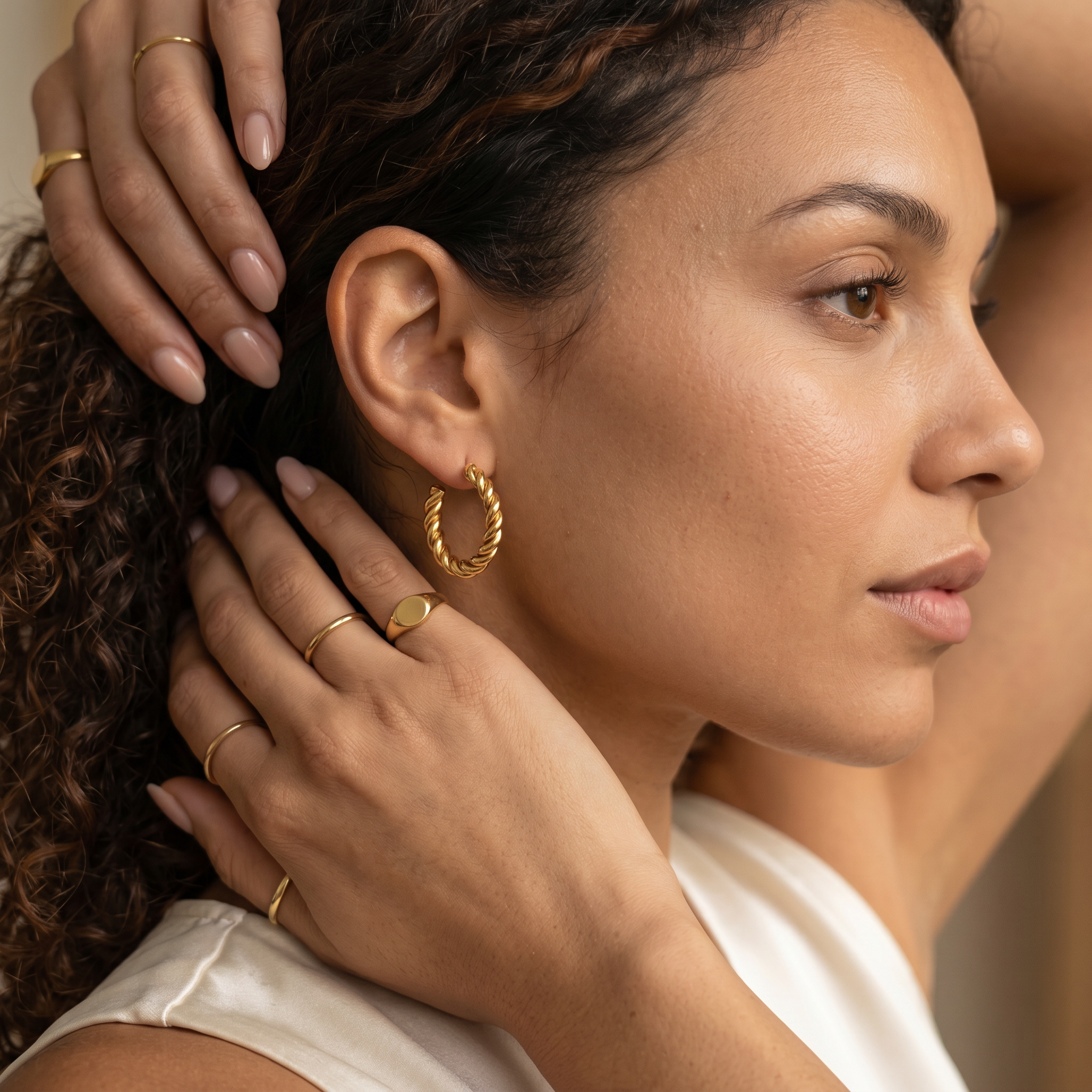 Pendientes Nara bañado en oro 18k