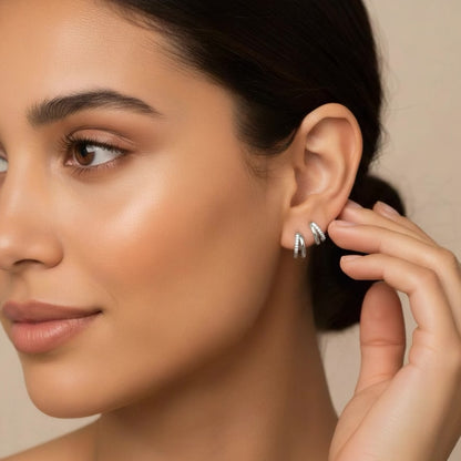 Pendientes de Doble Aro con Circonitas - Estilo huggie - Dahlia (2x1)